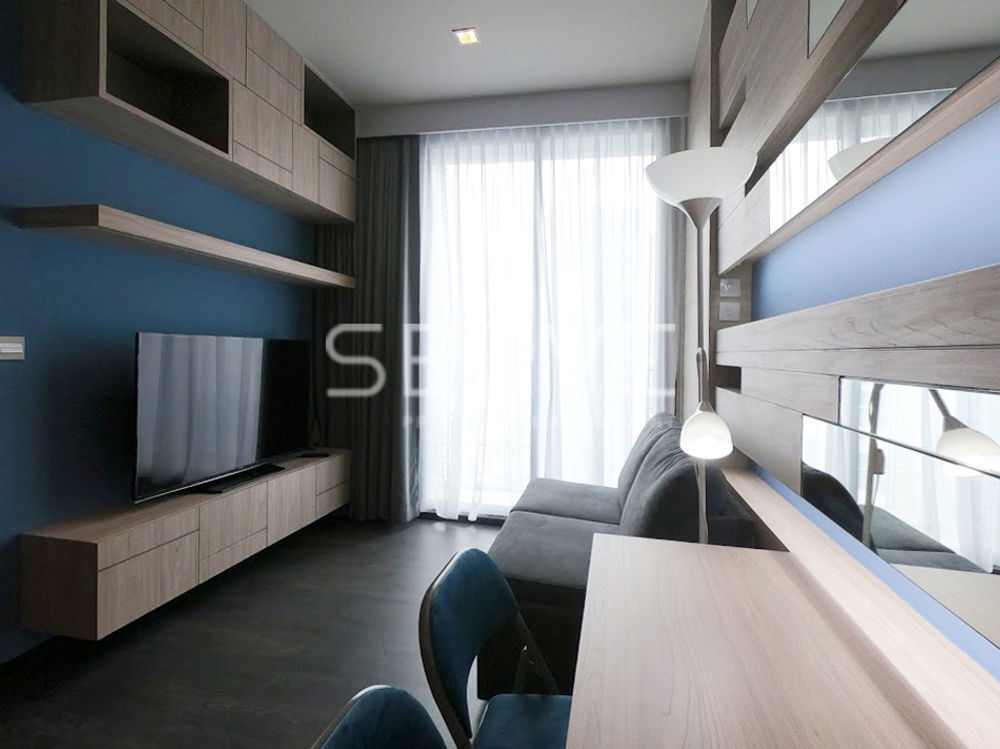 1 Bed Modern Style High Fl. 20+ Good Location BTS Asok 250 m. & MRT Sukhumvit 200 m. /Condo For Rent-Edge Sukhumvit 23