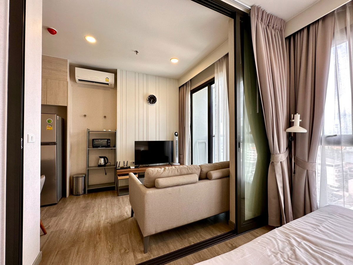 For rent: KEEN CENTRE SRIRACHA, Keen Condo, in the heart of Sriracha, price 15,000 baht, 9th floor, beautiful room, fully furnished