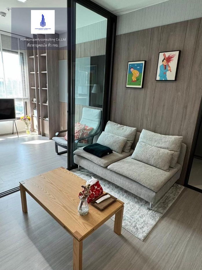 For rent at Life Asoke - Rama 9 Negotiable Line ID: @Condobkk (with @)