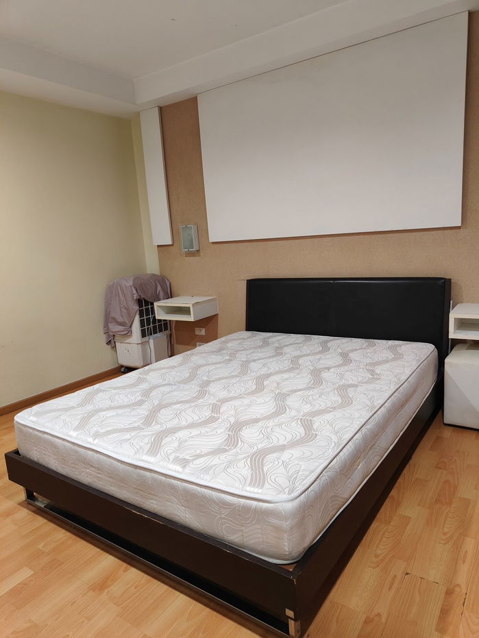 For rent inspire place 30sqm. Only 6500 per month 0928242499 line paolin1