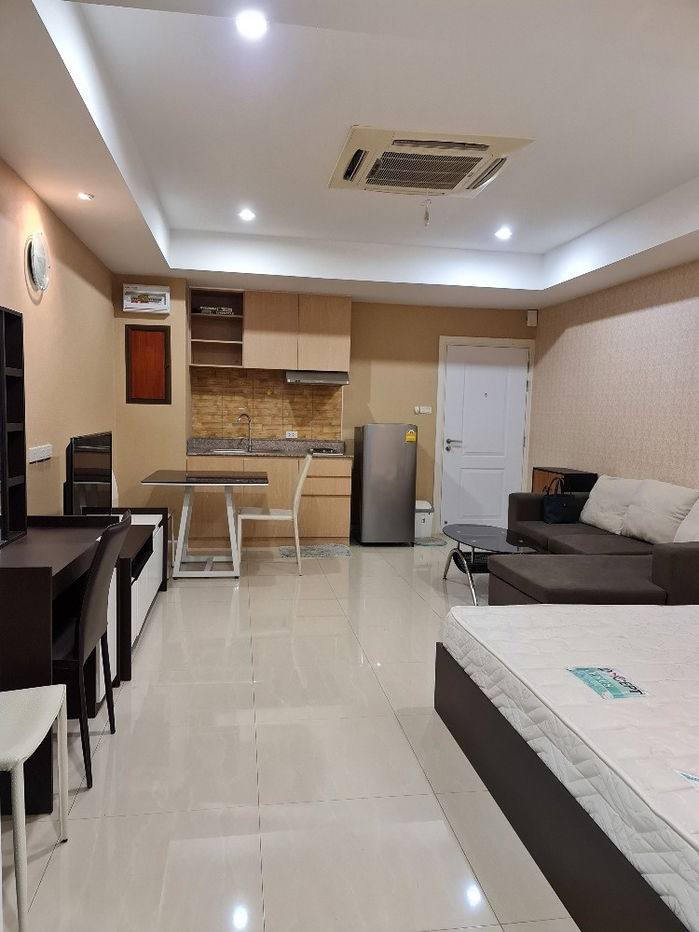 G8299🚨中国客户，请加微信。(在联系方式的旁边) 🅵🅾🆁 🆁🅴🅽🆃 The Brill Condo Vibhavadi 60 🅻🅸🅽🅴 ❤️💜@condopremium💜❤️Ready to move in ⬛🟨 📞 065 695 3645🟨⬛