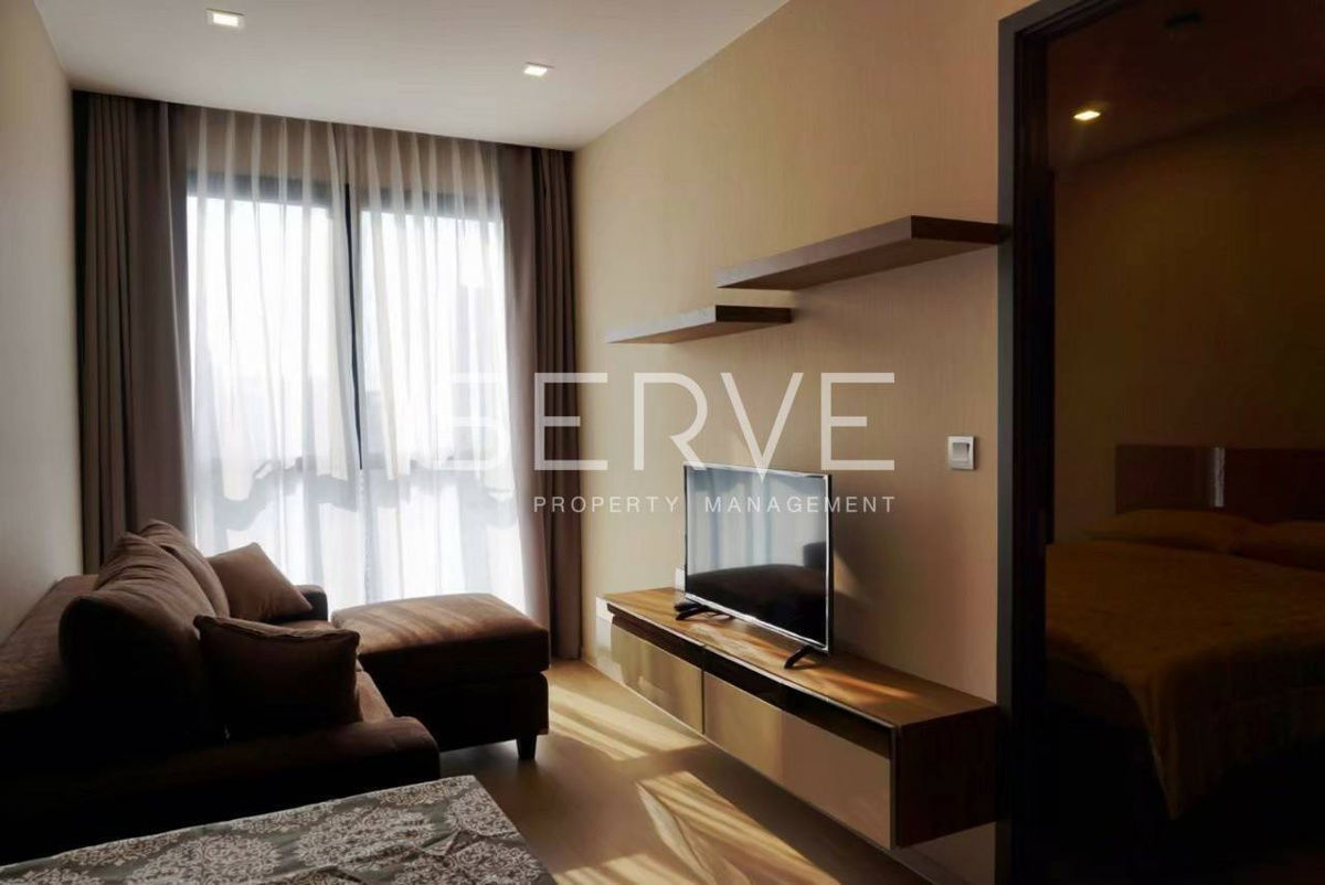 1 Bed 30.5 sq.m. High Fl. 25+ Good Location MRT Sukhumvit 20 m. and BTS Asok 230 m. at Ashton Asoke Condo / For Rent