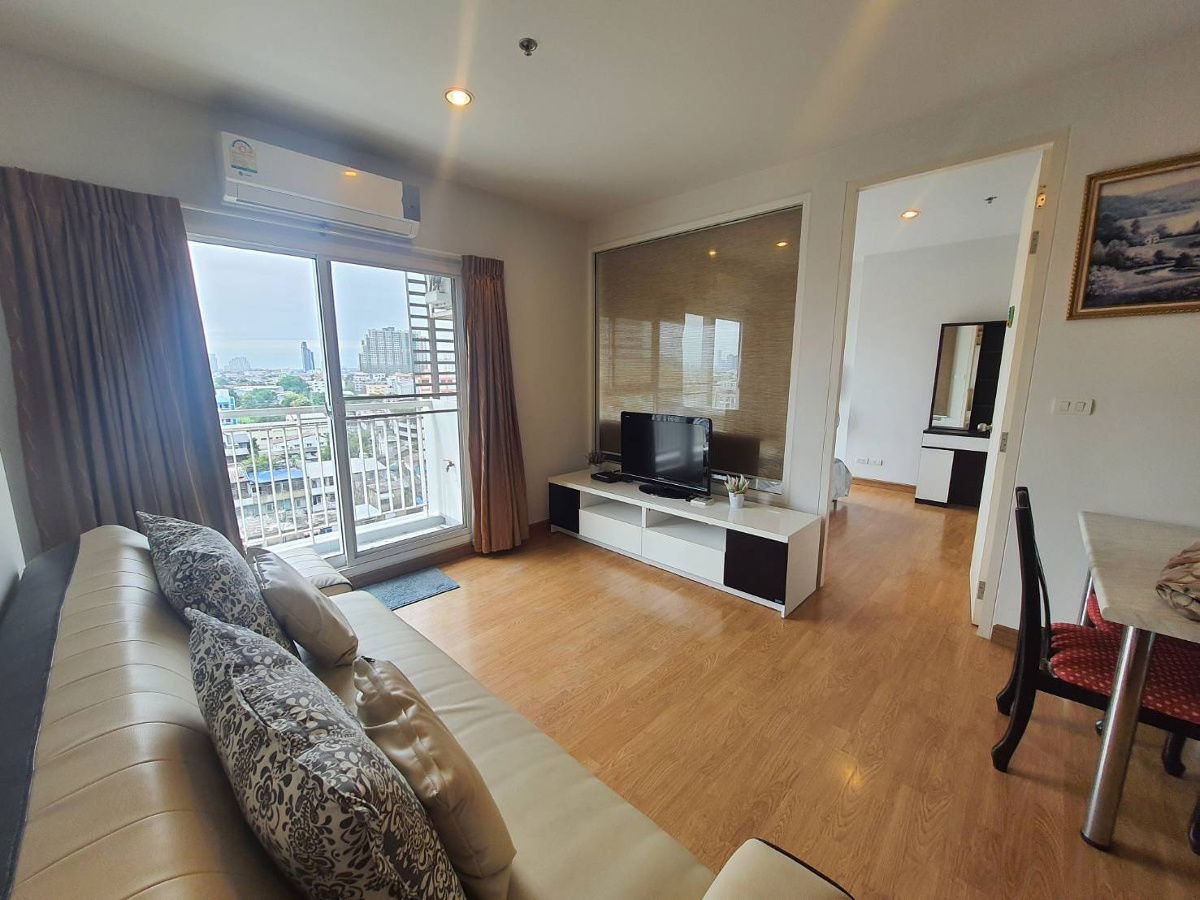 The Parkland Grand Taksin   Size 45 sq m. Available 15feb26