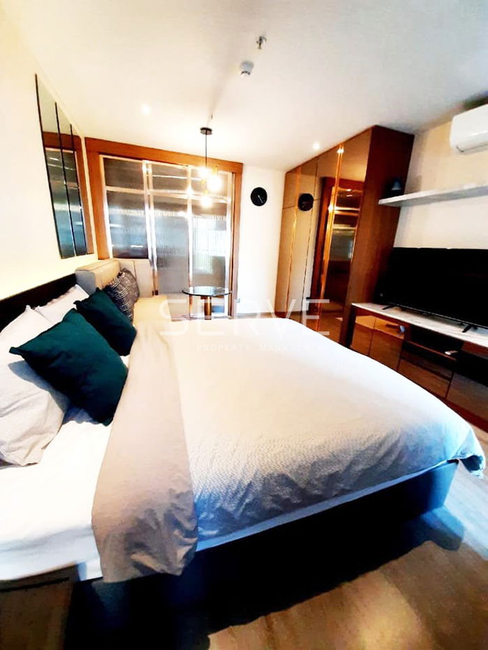 Nice Room Studio 30 sq.m. Good Location Close to BTS Ekkamai 350 m. at Rhythm Ekkamai Condo / For Rent