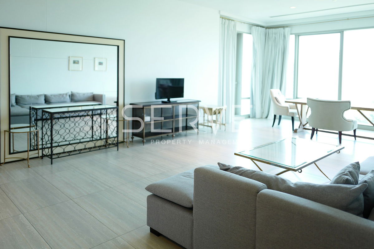 Best view 2 Beds with Bathtub Large Room 131 Sq.m. High Fl. 10+ Good Location BTS Ratchadamri 300 m. at 185 Rajadamri Condo / For Rent