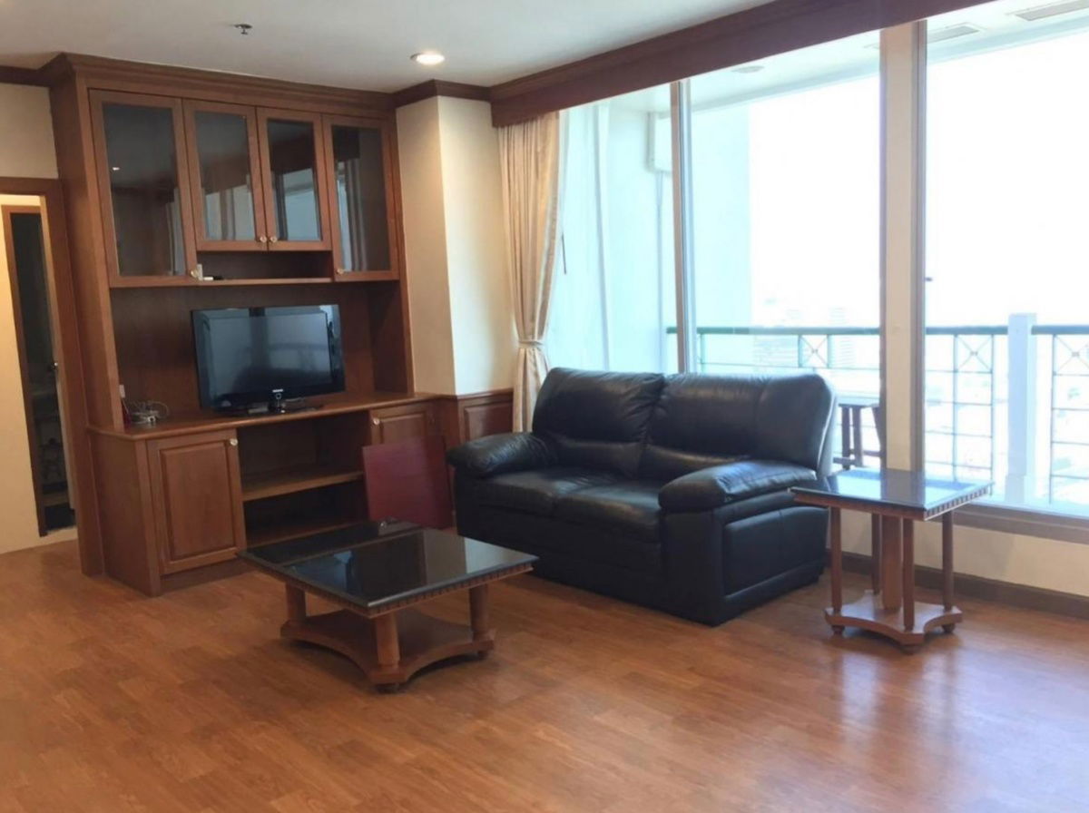 For rent-sale: Sathorn House, 2 bedrooms, beautiful, good location, ready to move in, near BTS Surasak. Interested, add Line @841qqlnr