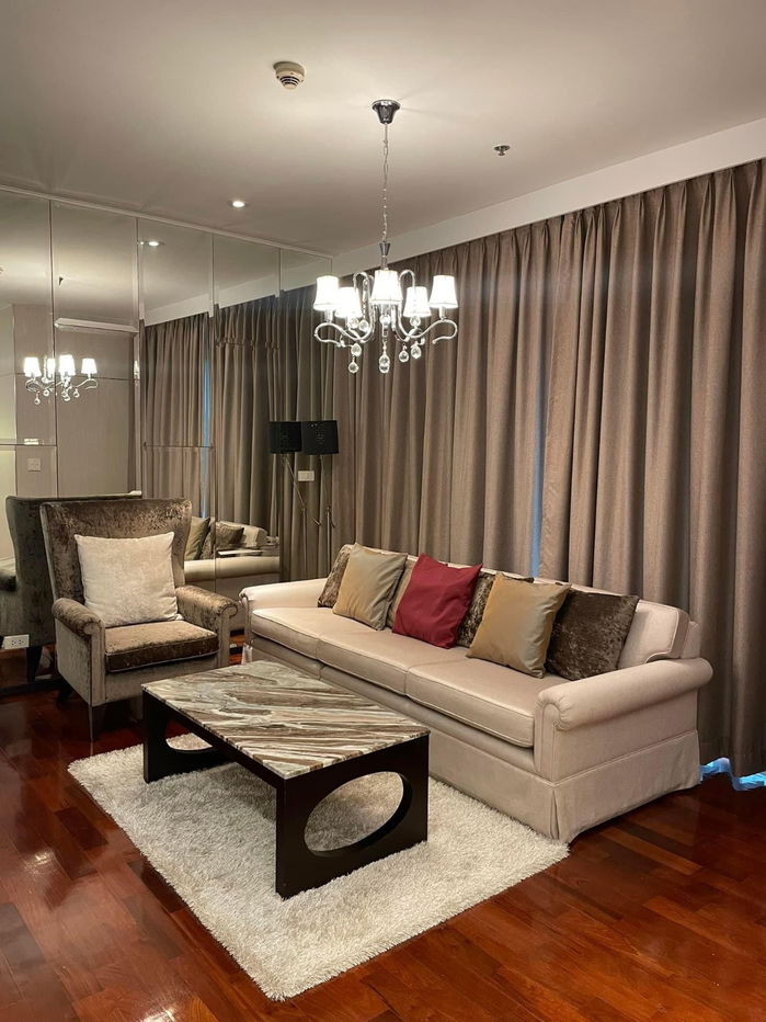 For rent: Noble Aura Thonglor, 2 bedrooms, beautiful, special price, ready to move in, near BTS Thonglor. Interested, add Line @841qqlnr