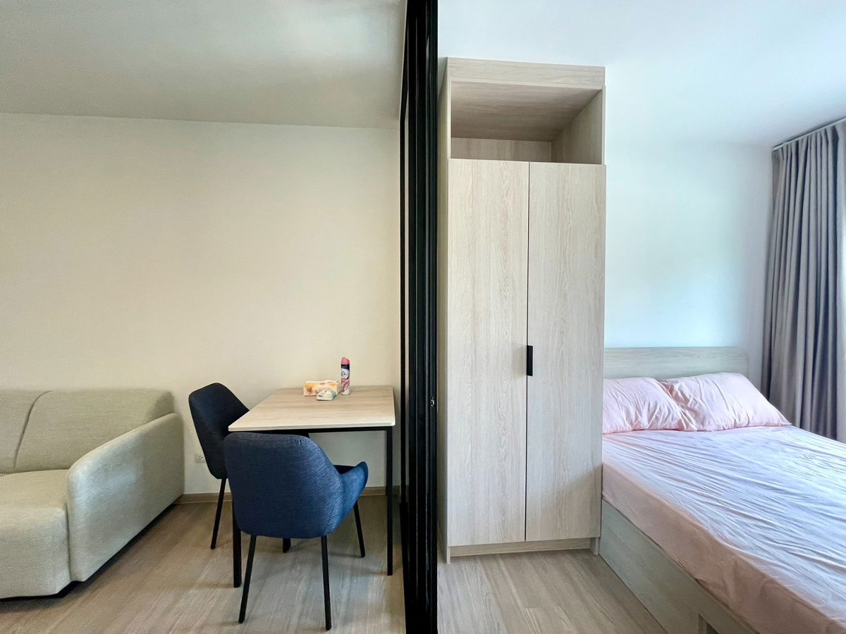 For rent, Dcondo Vale Sriracha, a new condo near Kasetsart University Sriracha. Ready for rent, there are many rooms, fully furnished