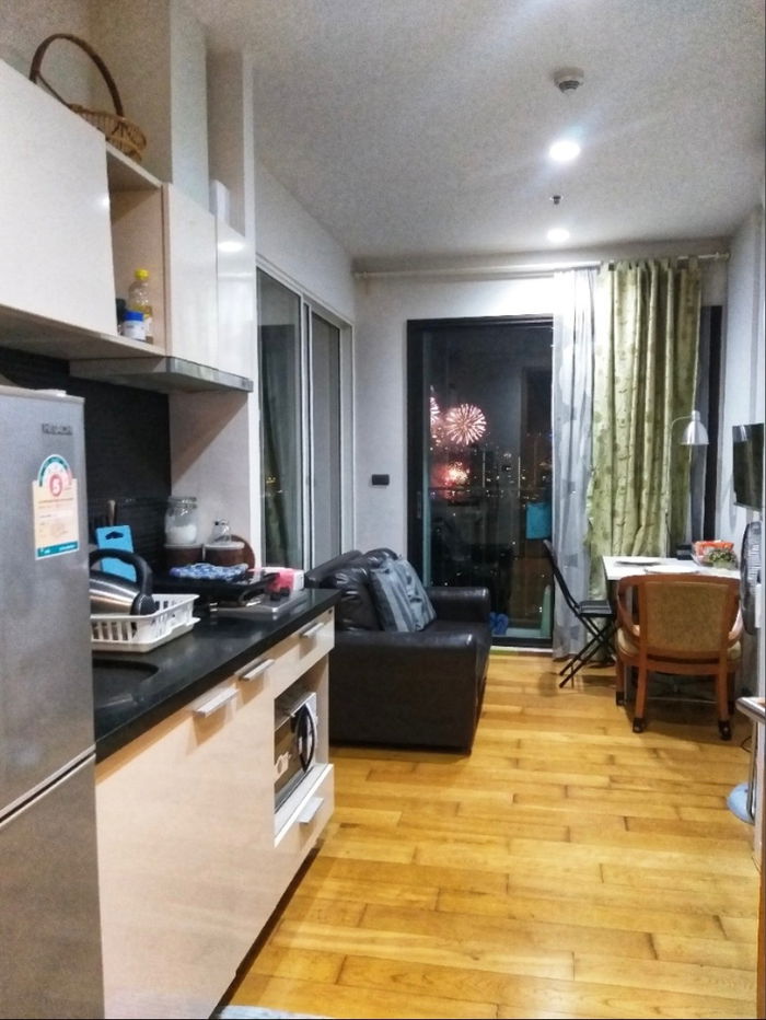 For rent Fuse Sathorn - Taksin, beautiful, fully furnished, near BTS Wongwian Yai, interested, add Line @841qqlnr