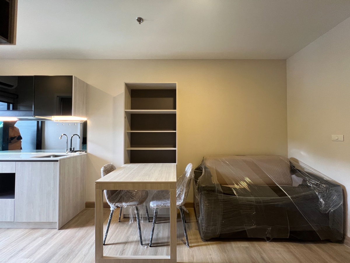 New the Condo indeed Strand 7000