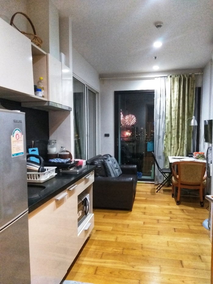 Code: KJ2671  for rent Fuse Sathorn - Taksin // Line ID: @kjcondo (with @) //