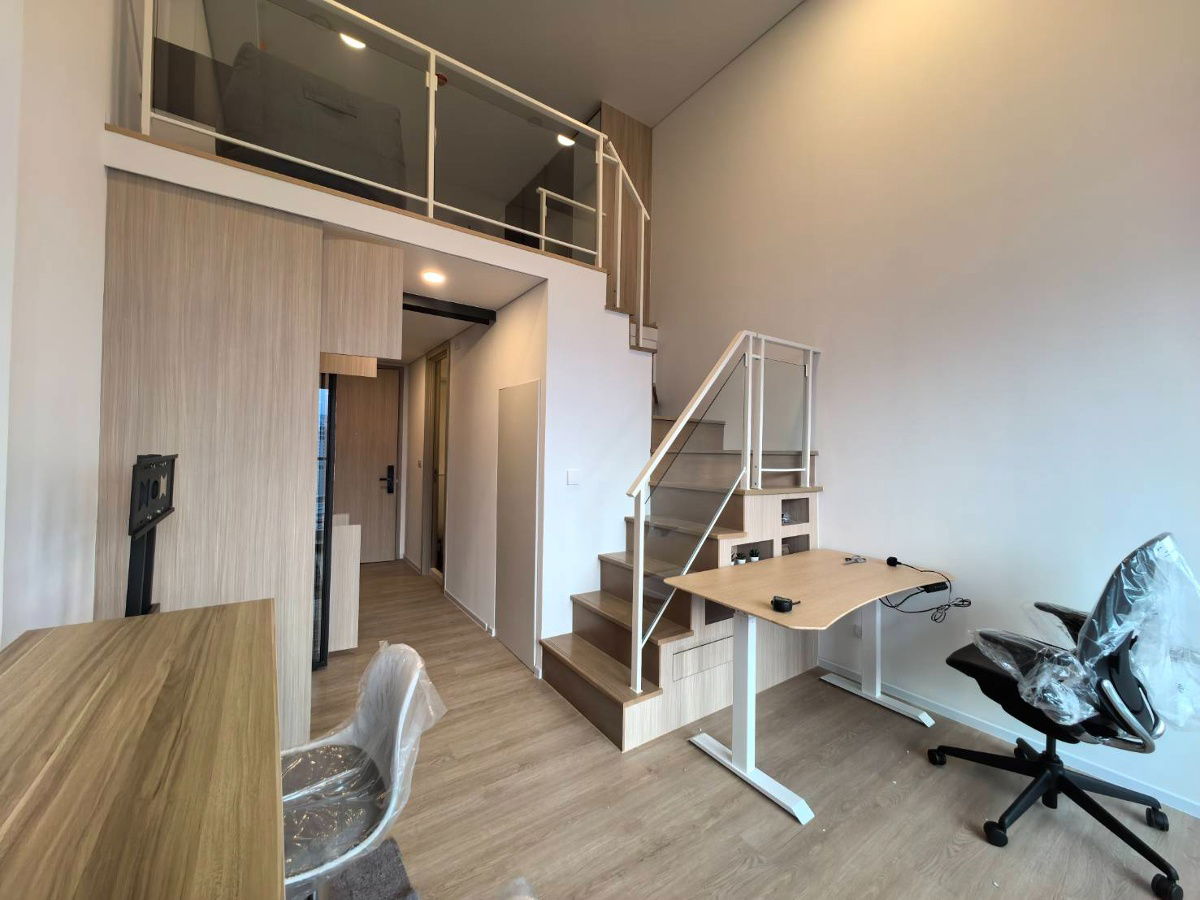 siamese rama 9new room all new furnitures   38sqm duplex room     096-642-2656