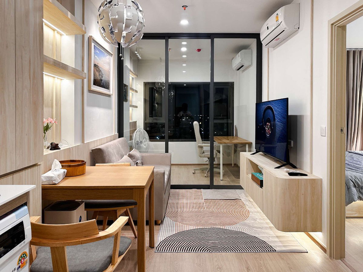 For Rent Life Asoke - Rama 4 Near MRT 400 M. CBD Center New Room