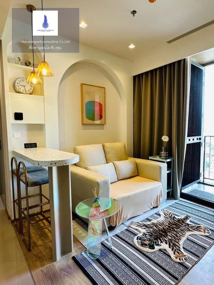 出租于 Oka Haus Sukhumvit 36​​ 可在@condobkk 协商（也带有@）