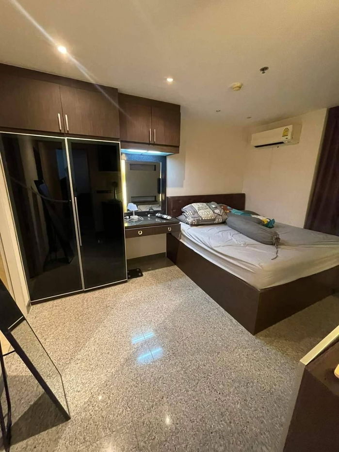 P471 Condo for rent Ideo Ratchada-Huaykwang, next to MRT Huai Khwang, spacious room, fully furnished, washing machine included, ready to move in
