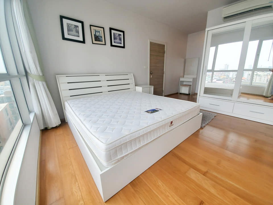 🔥LineID: @Habitant (with@ )🔥1 Bedroom🔥Hive Taksin Near BTS WongwianYai 🔥Available!!