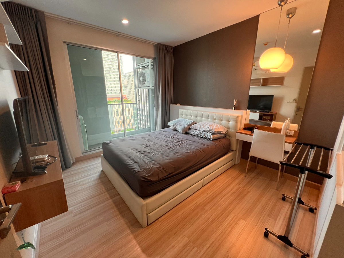 For Rent Hotel Serviced Condo Fully Furnished (Near MRT Bang Krasor station)