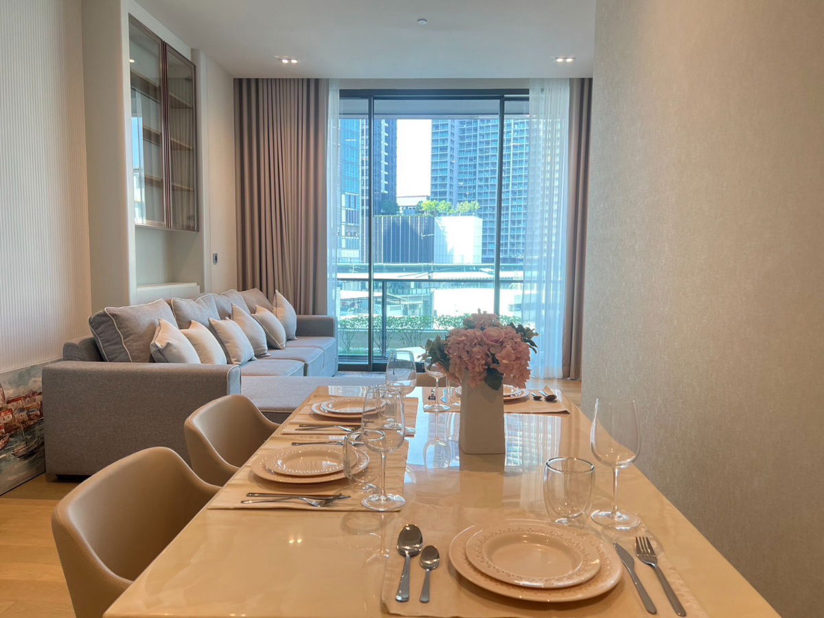 for rent The Strand ThongLo. 2bed 88sqm. Line id: @pfagent