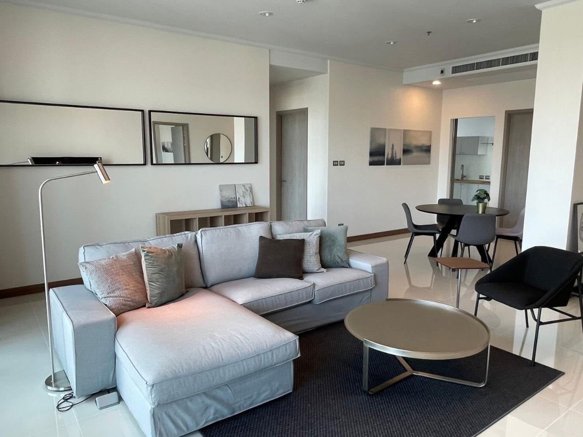 *** Condo for rent : Supalai Oriental Sukhumvit 39  3 Beds/3 Baths High floor Fully furnished ***
