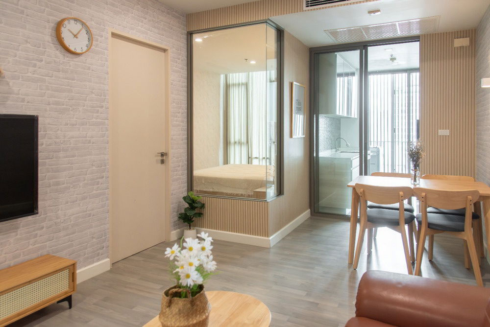 Call : 096-256-5559 Condo The Room BTS Wongwian Yai @BTS Wongwian Yai, 47 sq.m 1 Bedroom 23rd floor Fully furnished