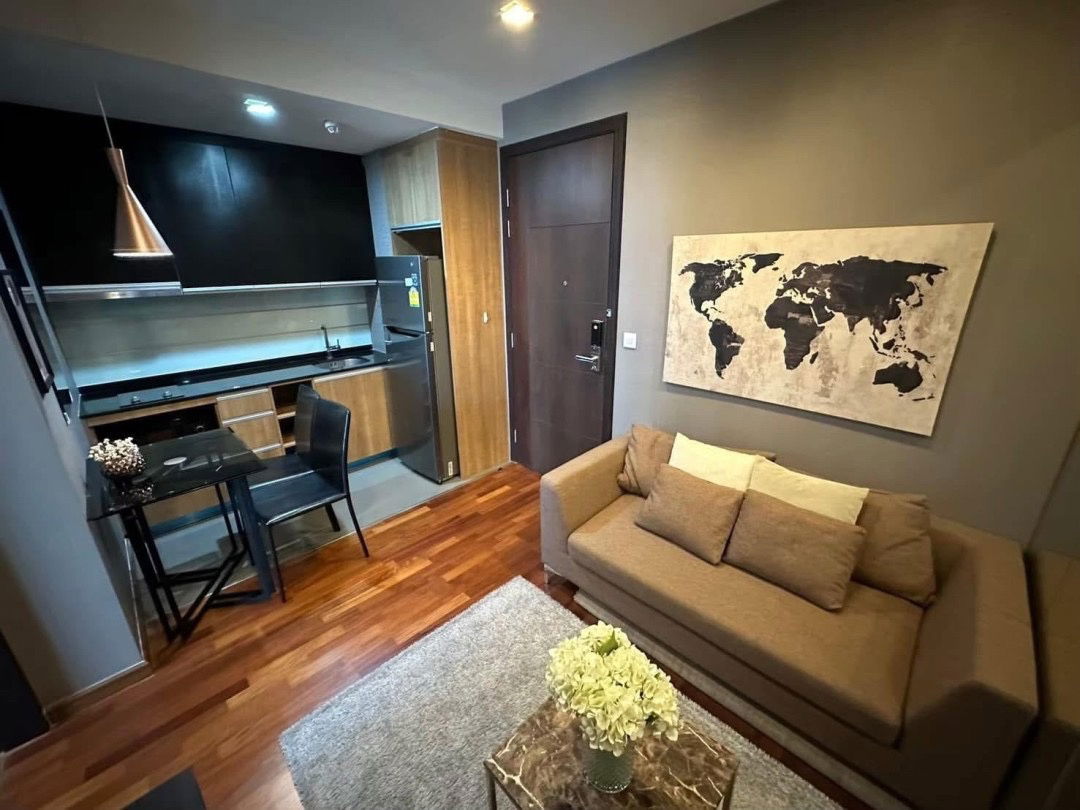 For Rent 🛋️ Wish Signature near the BTS, ready to move in for only 19,000 baht. Interested, add Line @255ghzjq with @ too.ꔛ