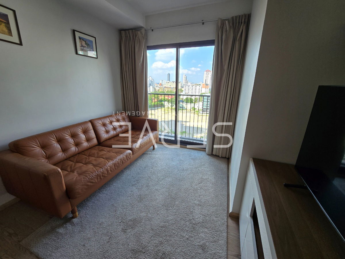 Real 1 Bed with Bathtub North Side Perfect Location  BTS Thong Lo at Noble Remix Condo / For Rent