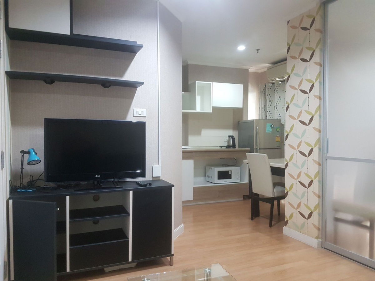 Condo for Rent: Lumpini Park Pinklao, Building A, 7th, Swimming pool view