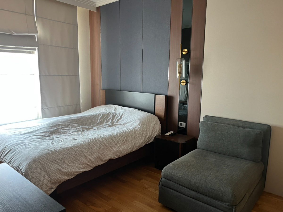 For rent The Empire place Sathiorn  3Bed 3Bath 35Fl 128Sqm [Line: Yosita828]