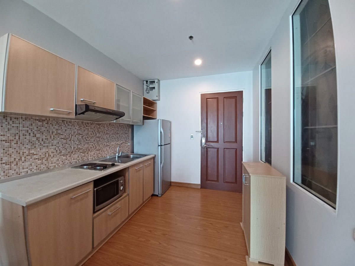 For Rent The complete narathiwas 2 bed 2 bath 60 SQM Fully Furnished Ready move