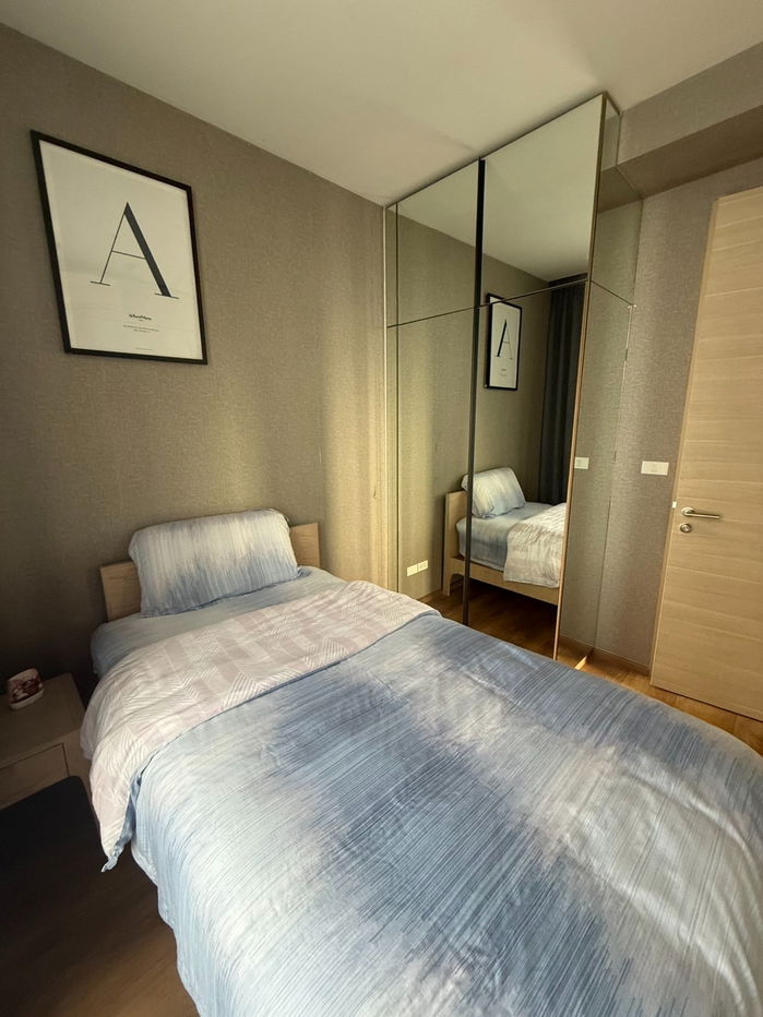 For rent condo high rise 45floor 2 bedrooms sooo cheappp (please add line paolin1)