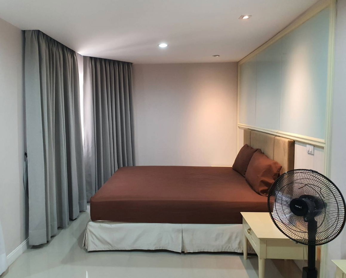 P585 Condo for rent The Prime Suites, near Asoke intersection and BTS, fully furnished, washing machine included, special price