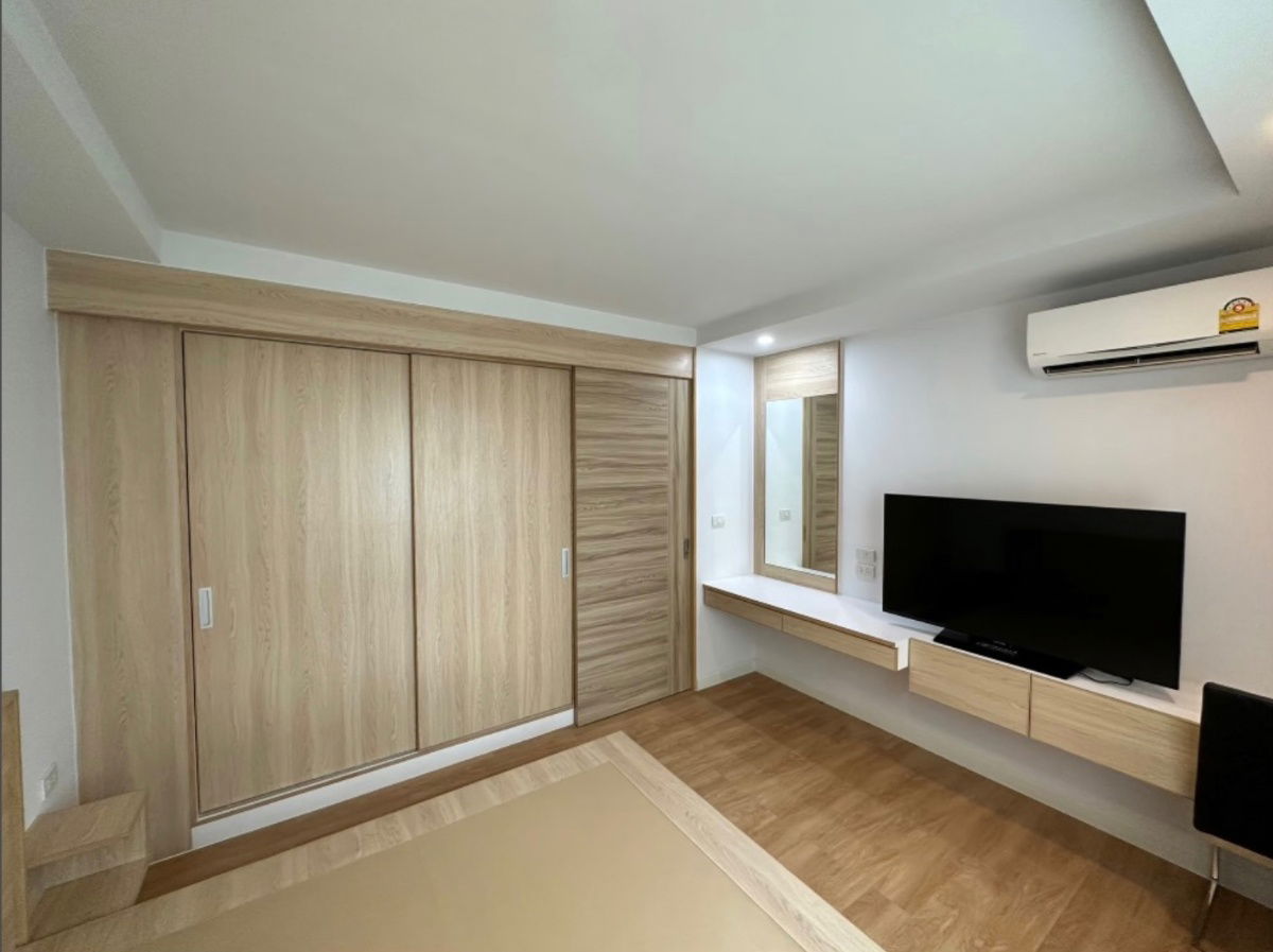 V Condo Salaya,corner beautiful room, fully furnished, near Mahidol University. If interested, contact Line.