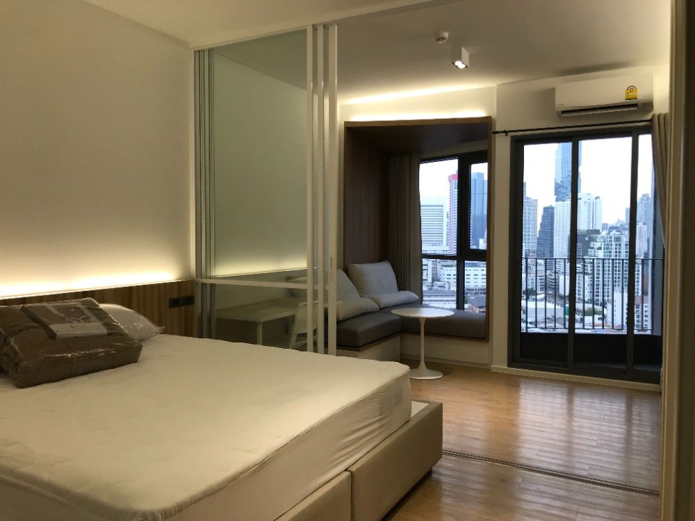 Code: KJ3855  for rent Triple Y Residence // Line ID: @kjcondo (with @) //