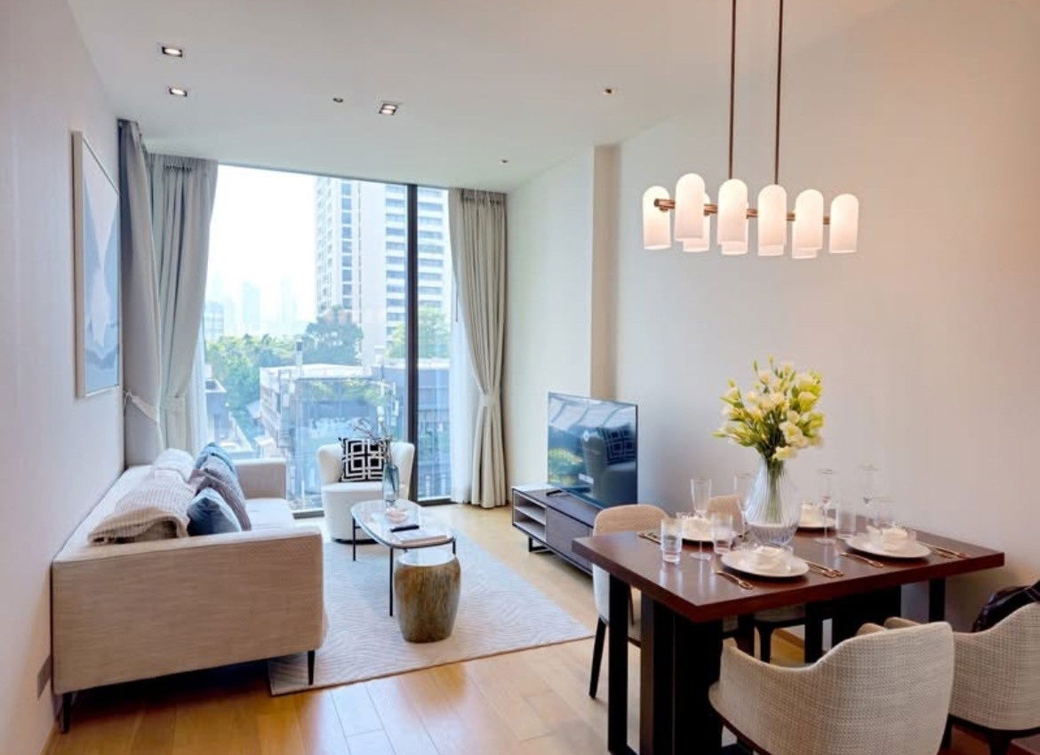 LTHC11443 - 28 Chidlom FOR RENT Size 80 sqm. 2 beds 2 baths Near BTS Chit Lom Station ONLY 110K/Month