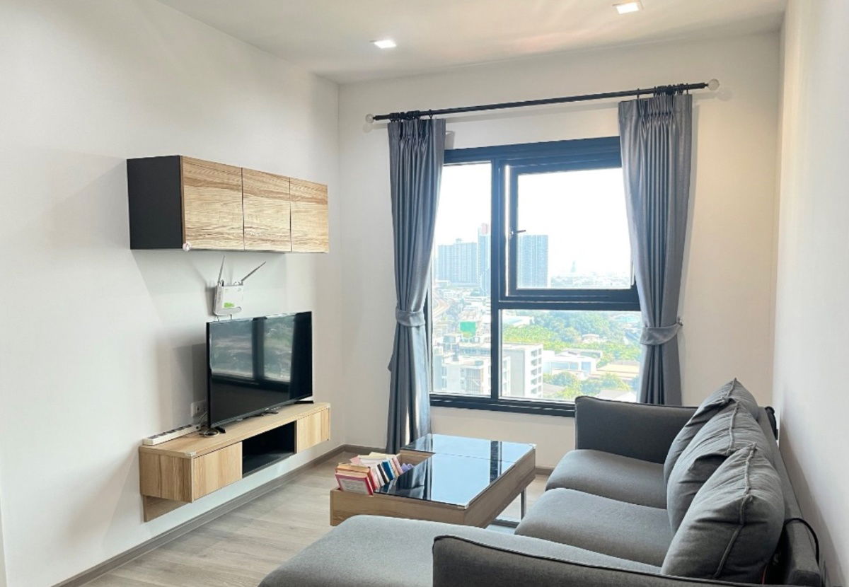 For rent: The Base Phetkasem, 2 bedrooms, beautiful, fully furnished, near MRT Phetkasem 48. Interested, add Line @841qqlnr.