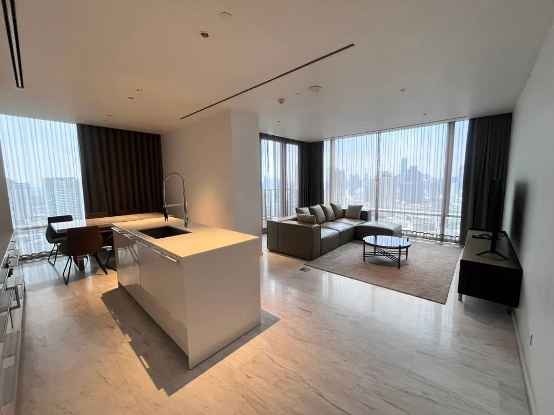 LTHC11514 - Four Seasons FOR RENT Size 115 sqm. 2 beds 2 baths Near BTS Saphan Taksin Station ONLY 170K/Month