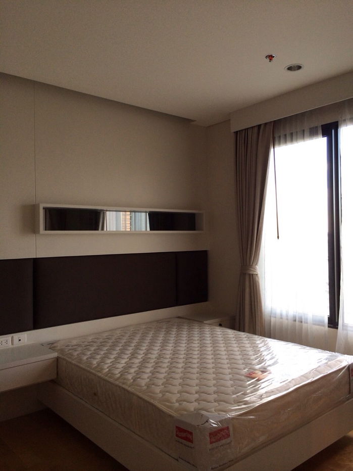 ราคาดีที่สุดที่วิลล่า อโศก ดูเพล็กซ์ 2 ห้องนอน 2 ห้องน้ำ 86 ตร.ม. 40,000 บาท เท่านั้น