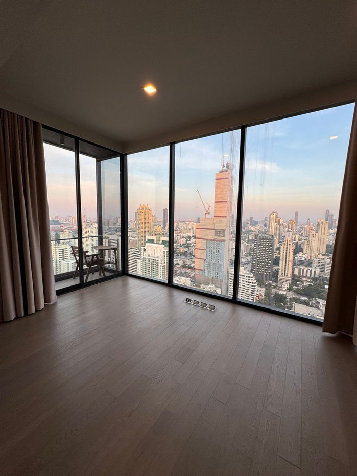 LTHC11477 - ให้เช่า เซเลส อโศก ขนาด 136.79 ตรม.