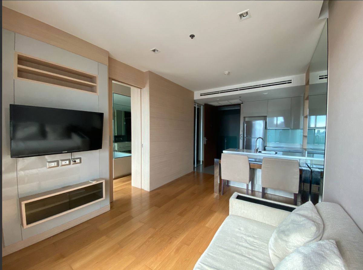 for rent The Address Asoke. 1bed 45sqm.  Line id: @pfagent