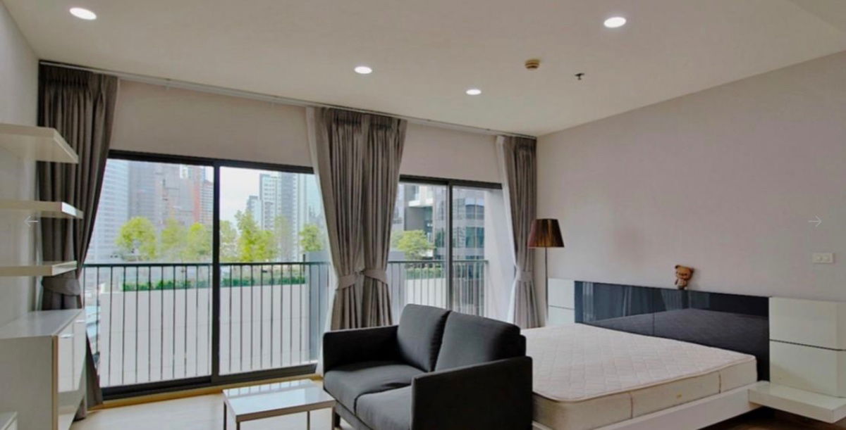 For rent: Noble Remix Sukhumvit 36, large room, beautiful, ready to move in, near BTS Thonglor. Interested, add Line @841qqlnr