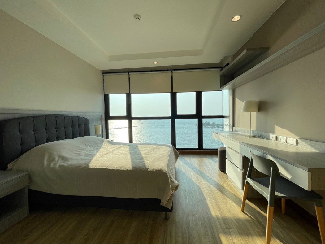 စျေးနှုန်းသင့်တင့်သော Ladda Plus ကွန်ဒို ငှားရန်ရှိသည် Sriracha မြို့လယ်တွင် ပရိဘောဂပါသော ပရိဘောဂပါသော အခန်းလှလှ