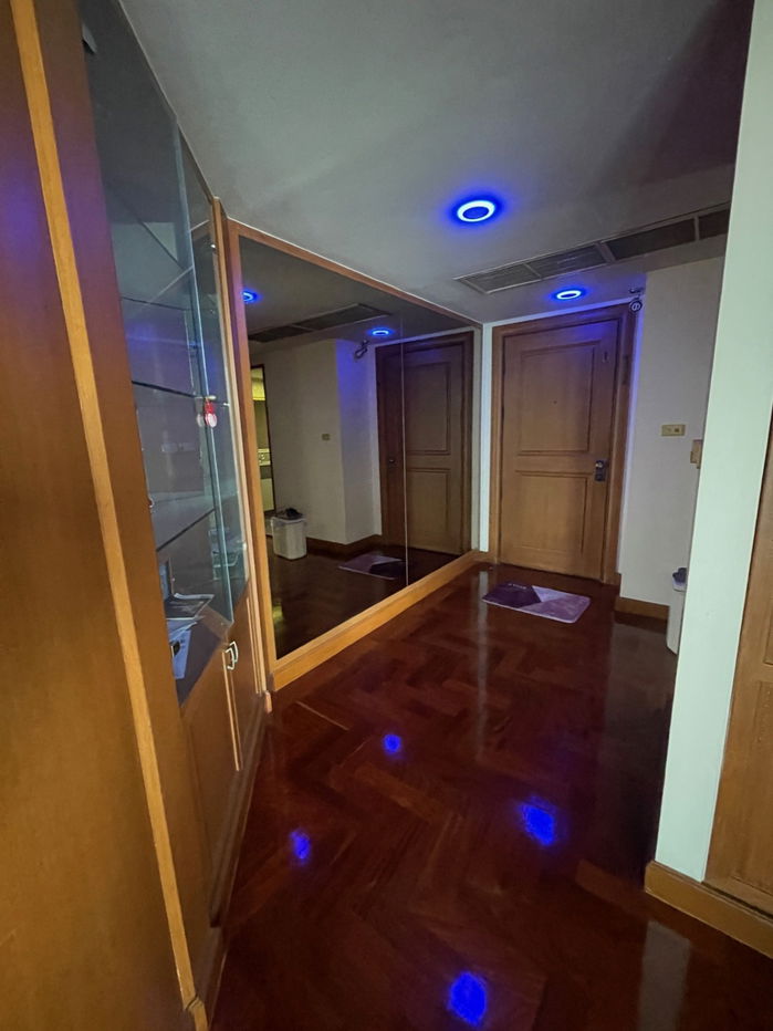 For rent condo Lake avenue sukhumvit 16 2 Bed room (S15-12551)