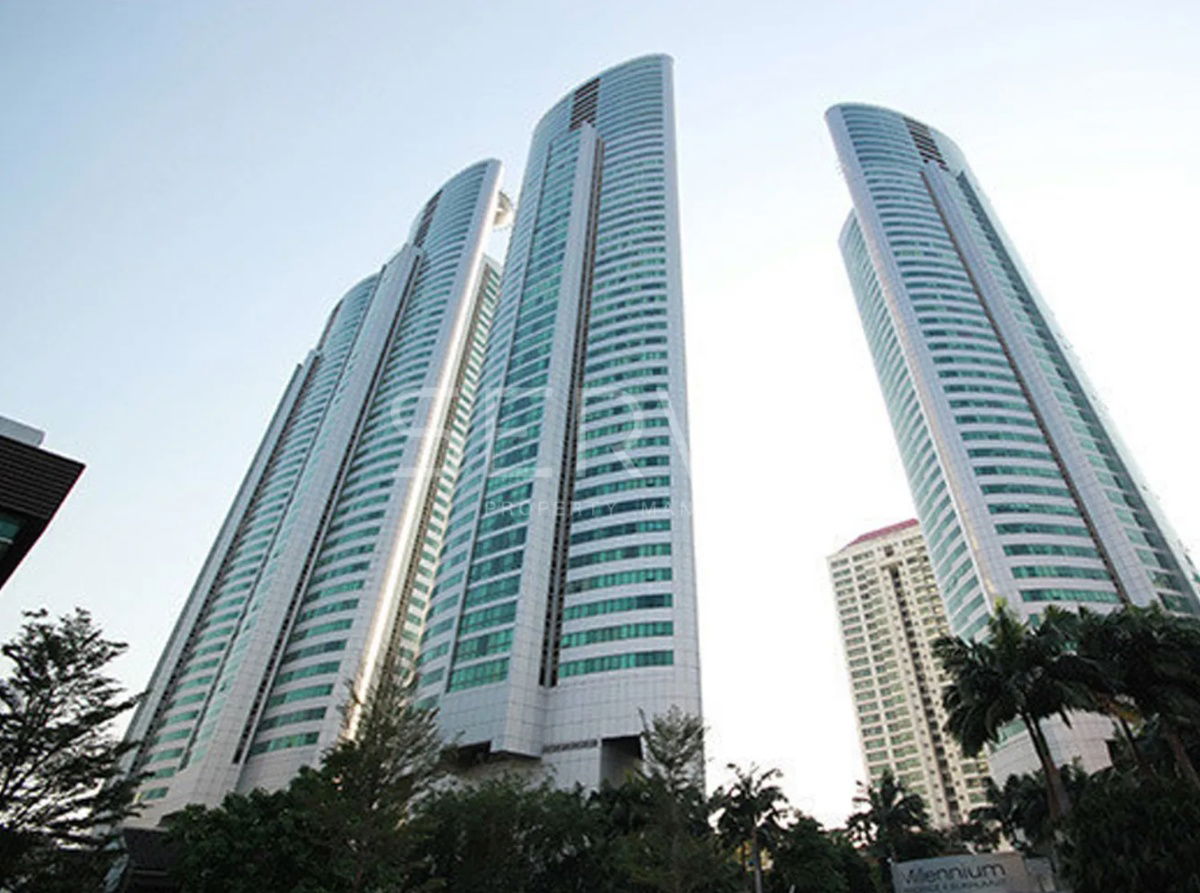 2 Beds with Bathtub 90 sq.m. Good Location Close to BTS Asok 800 m. & MRT Sukhumvit 750 m. at Millennium Residence Condo / For Rent