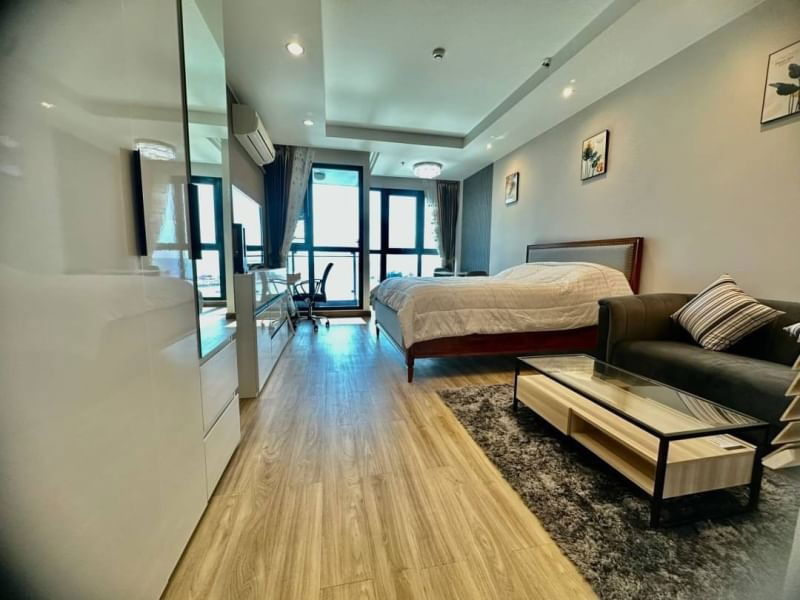 For rent: Ladda Plus Condo Sriracha, beautiful room, high floor, sea view