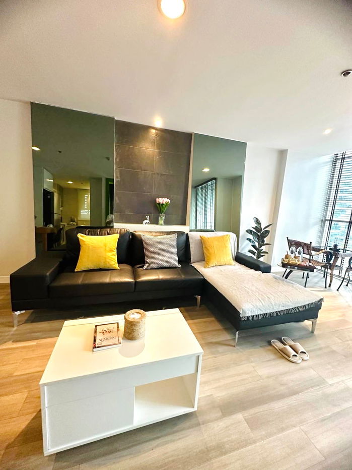 For Rent Urbana Langsuan 2 bedroom