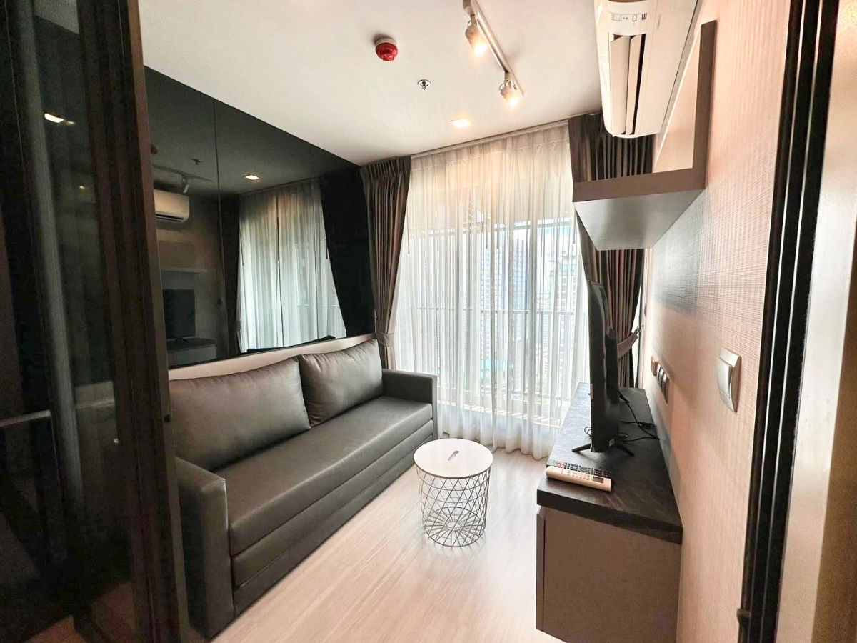 *** Condo for rent : Life Ladprao   1 Bedroom High floor City view Nice view  Fully furnished near BTS Ladprao ***