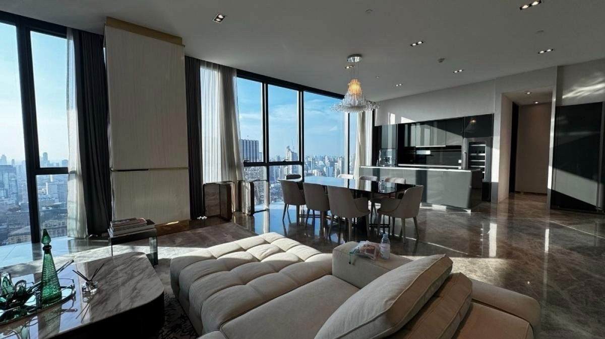 LTHC11628-MARQUE Sukhumvit FOR RENT Size 297 sqm. 3 beds 4 baths Near BTS Phrom Phong Station ONLY 700K/Month