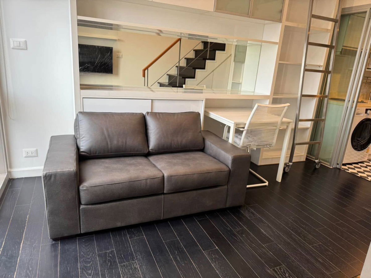 Code: KJ4524  for rent IDEO Morph 38 // Line ID: @kjcondo (with @) //