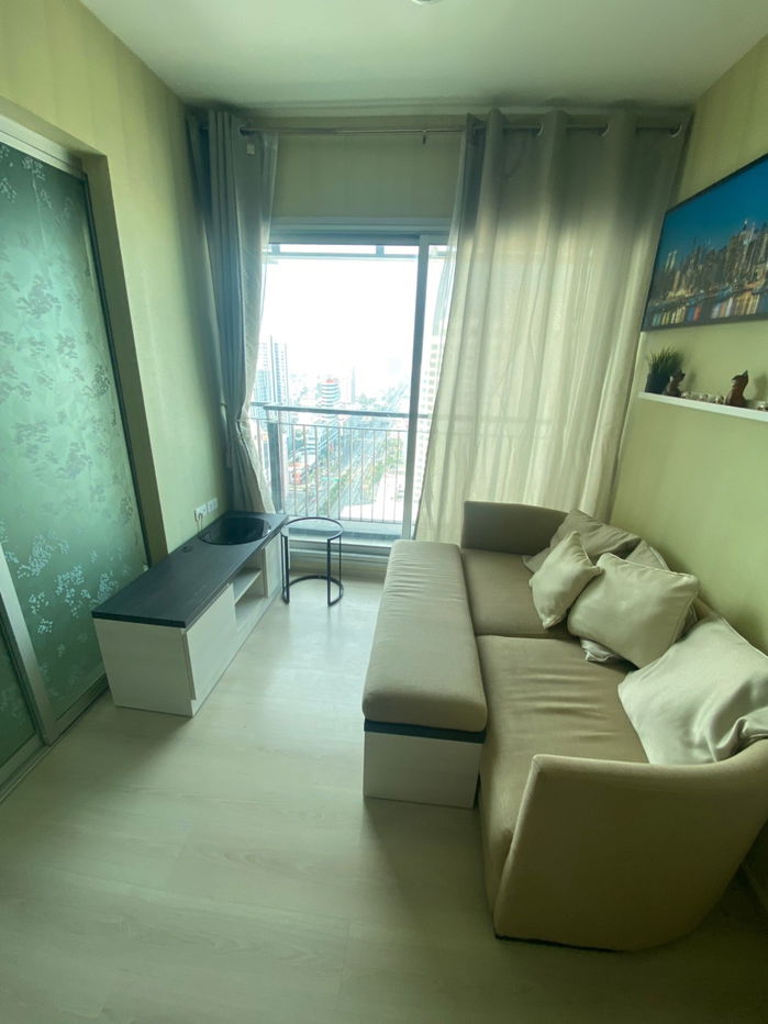 ให้เช่า ไลฟ์ รัชดาภิเษก 2 นอน 1 น้ำ ชั้นสูงมาก วิวกรุงเทพฯ ใกล้ MRT ห้วยขวาง