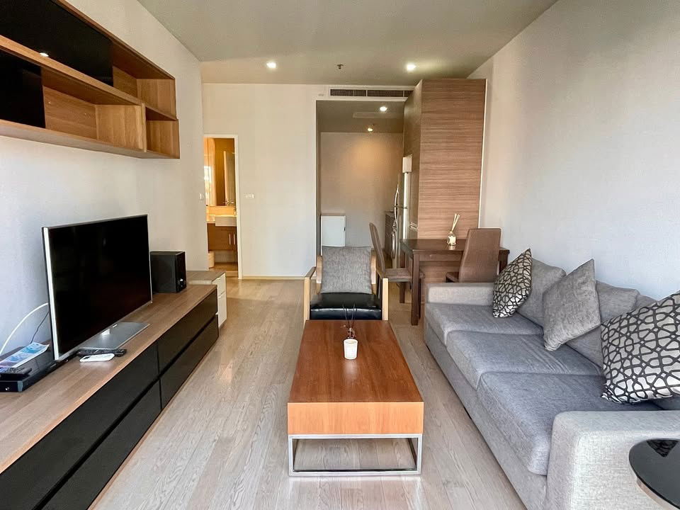 For Rent Noble Refine BTS Phrom Phong (350 m./ 6-min walk) , More Rooms available, Fast response via LINE, Price Negotiable